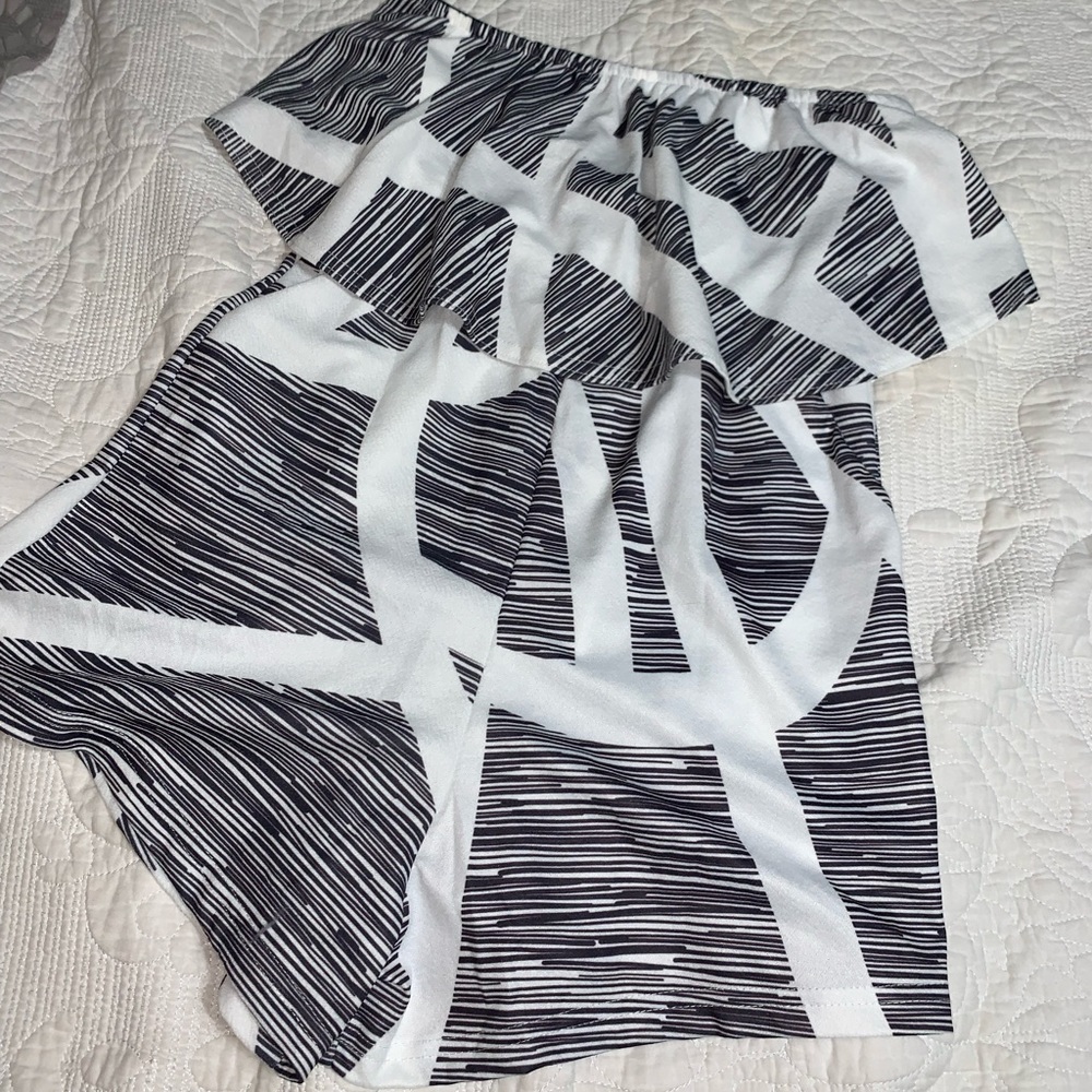 Black& White Romper